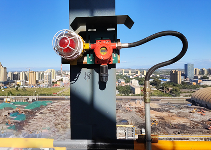 How to prevent gas detection alarms from entering the water during the flood season?